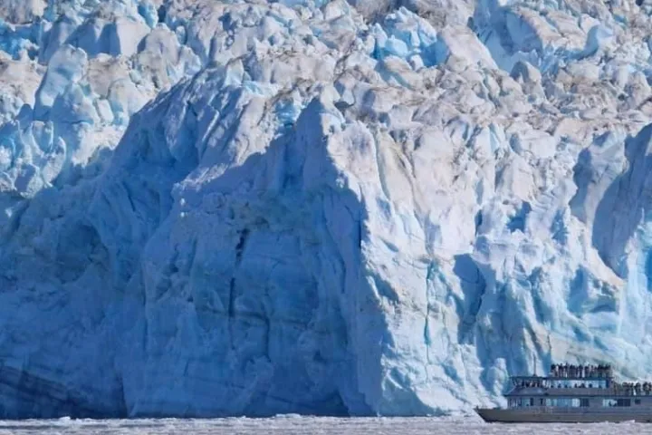 a snow covered mountain